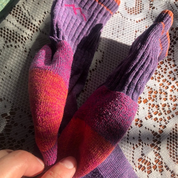 4 pairs Darn Tough Merino Wool Socks - Picture 7 of 15